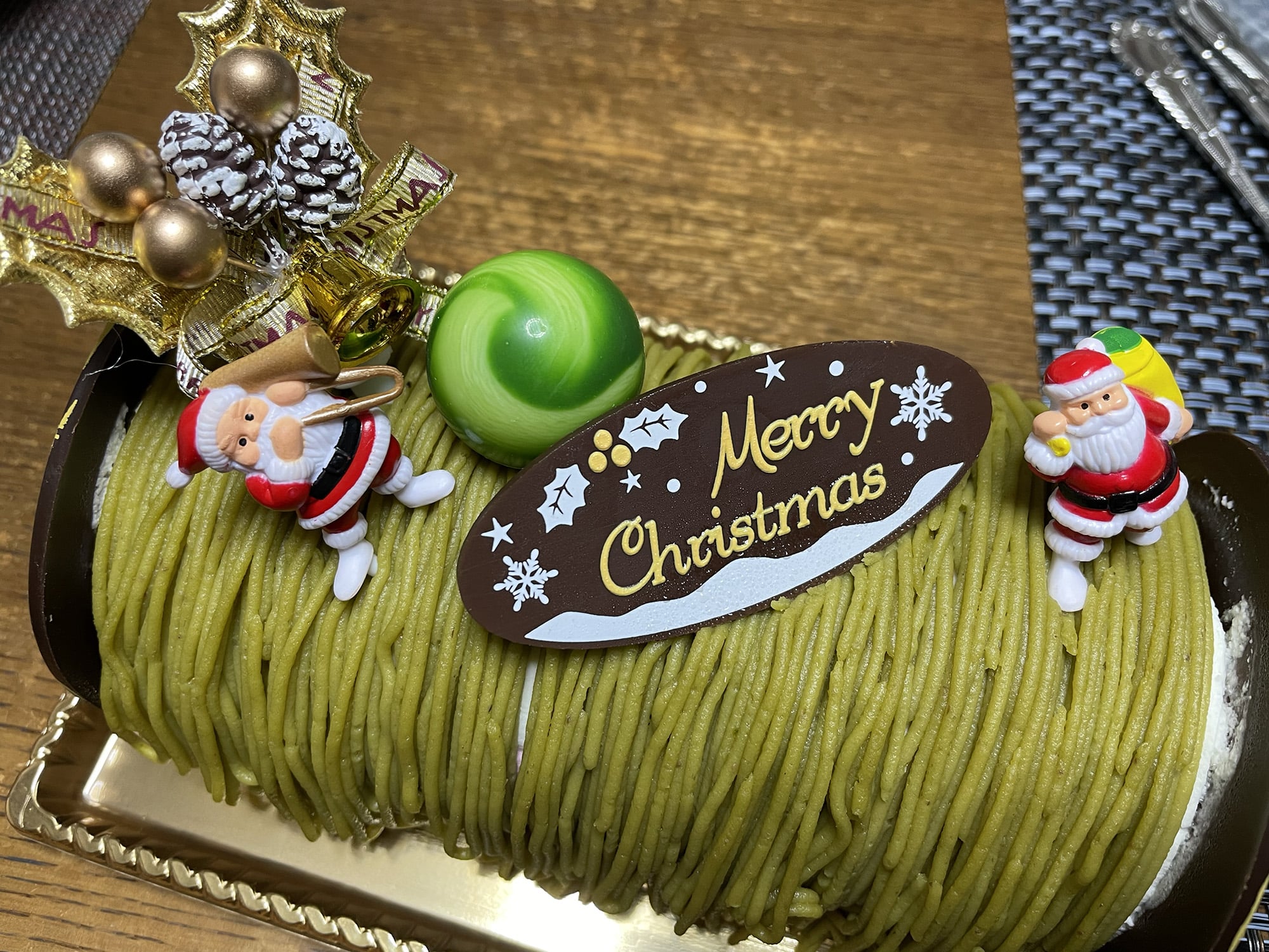 クリスマスケーキ「ピスタチオノエル」